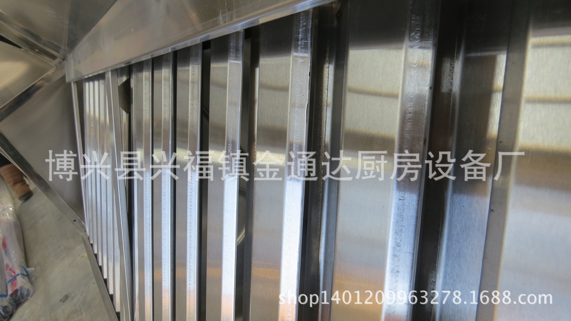 定做大型商用不锈钢排烟罩镀锌板排烟罩油烟分离器吸烟罩净化板